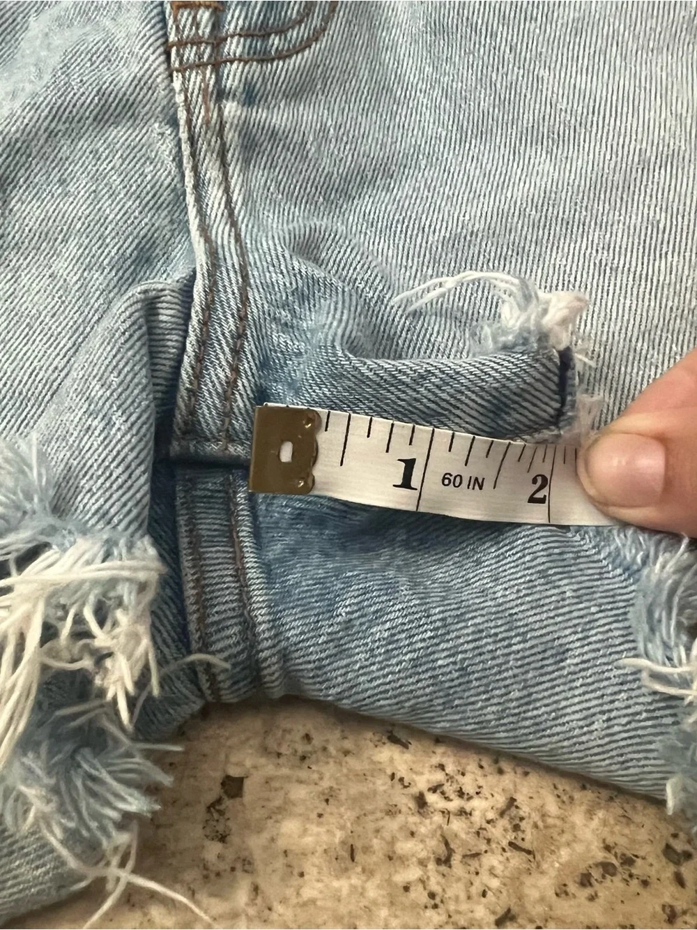 Abercrombie & Fitch The Mom Short Mid Rise size 27/4 Light Blue Distressed Denim